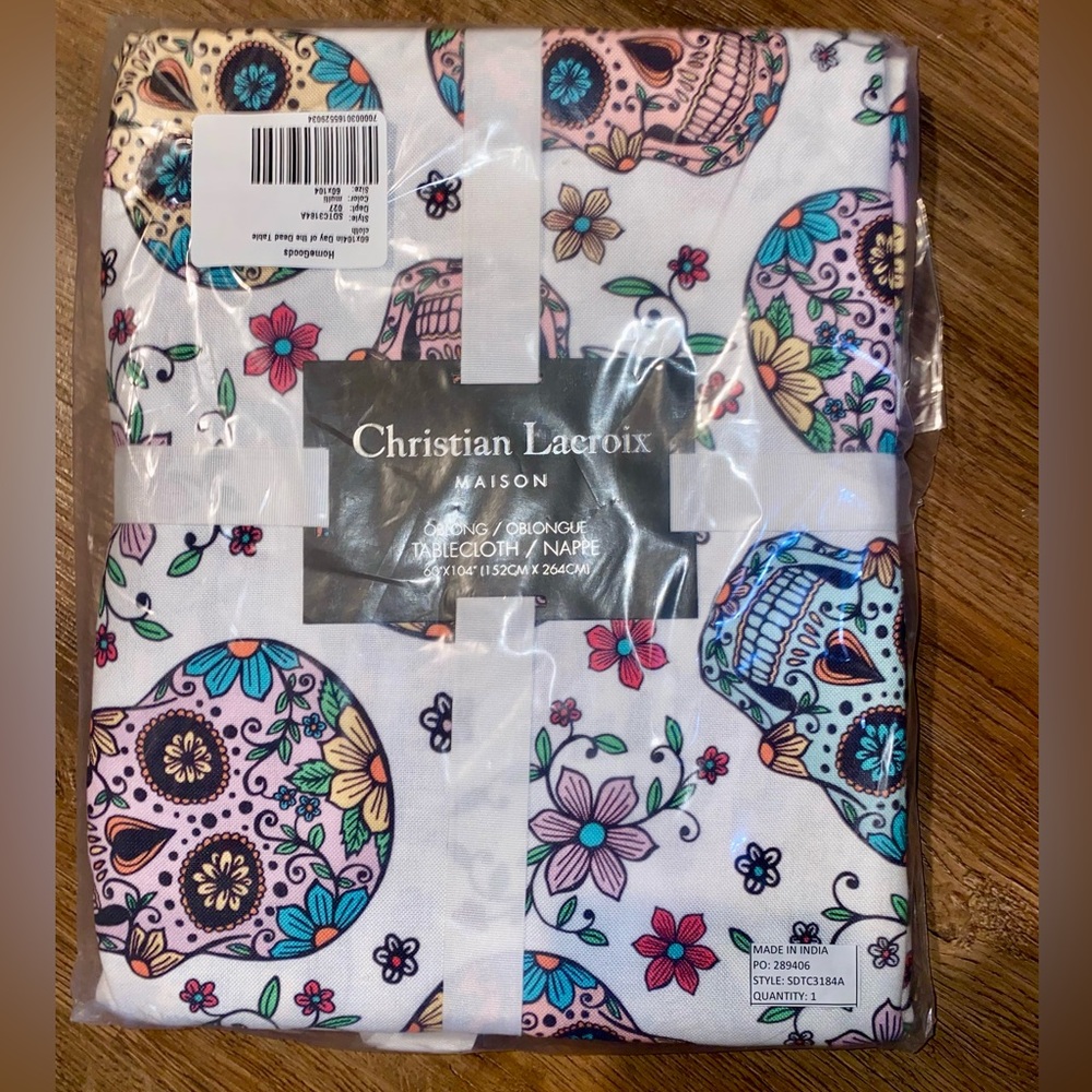 NIP CHRISTIAN LACROIX SUGAR SKULL DAY OF DEAD REAL COTH TABLE CLOTH 60” x 104”